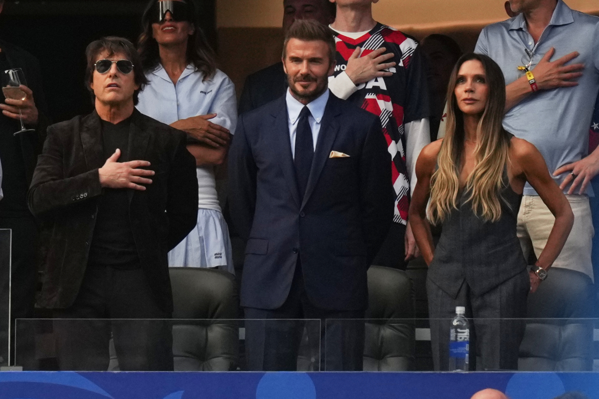 Tom Cruise và David Beckham rủ nhau xem trận Mỹ - Paraguay