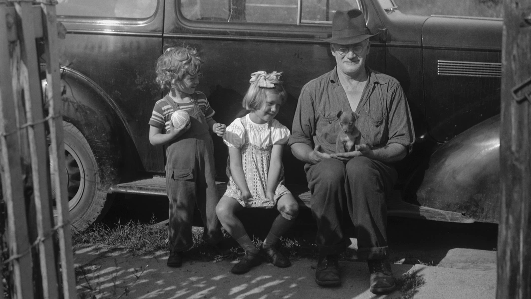 18 remarkable family portraits through history