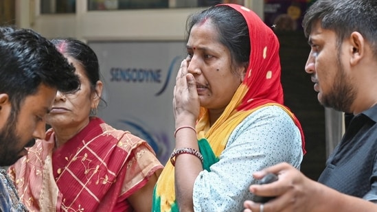3 of family killed in latest Delhi fire, had called for help for nearly 40 minutes before collapsing