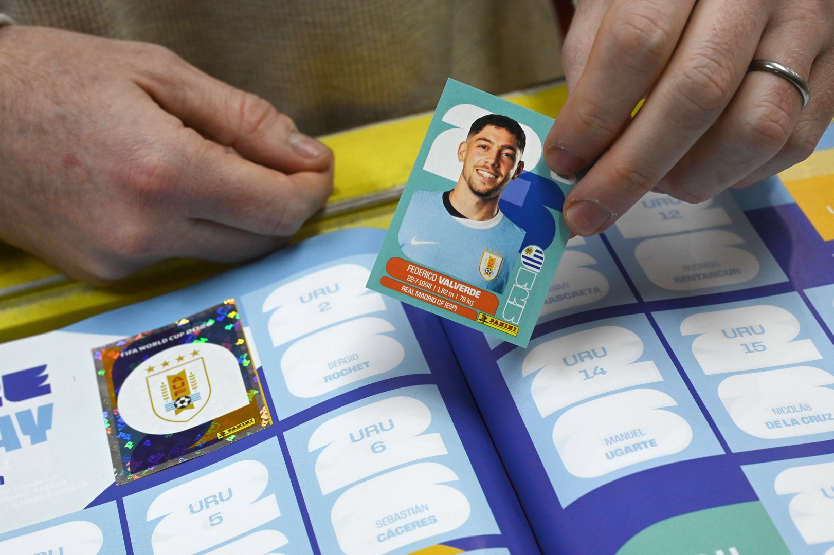 La fiebre del Mundial llega a España: no quedan sobres de cromos a la venta