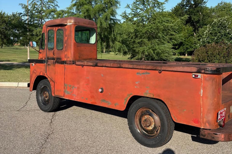 The most single cab truck ever was built to haul construction materials