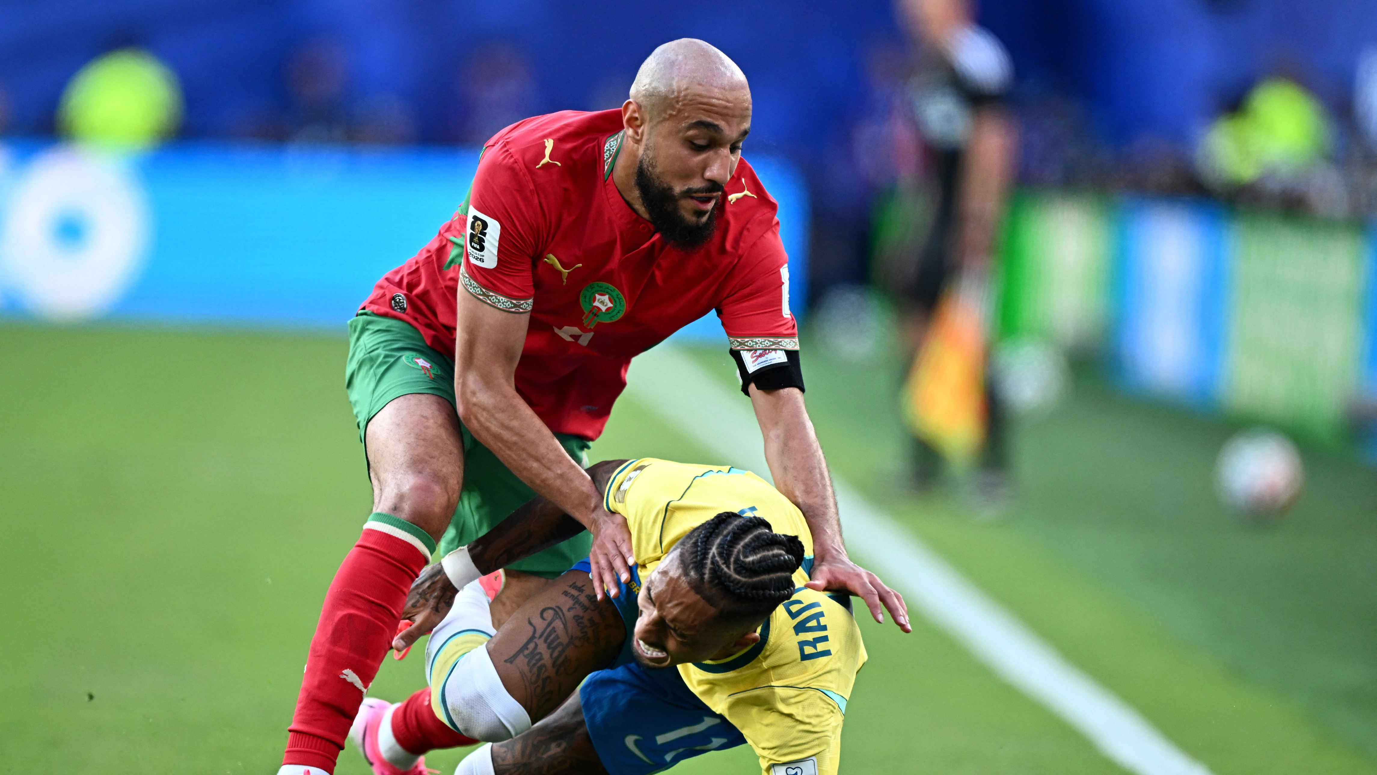 Voici la raison particulière pour laquelle Mazraoui joue la Coupe du ...