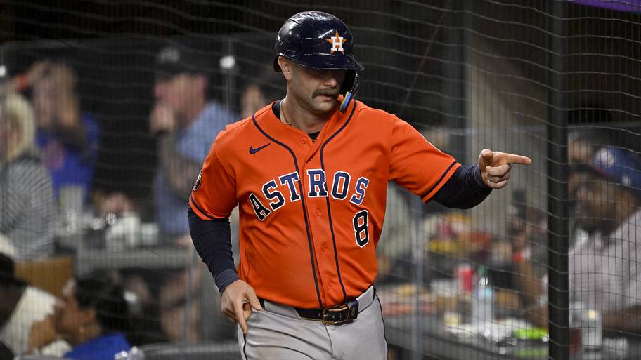 Astros Yordan Alvarez casting shadow over impressive season from ...