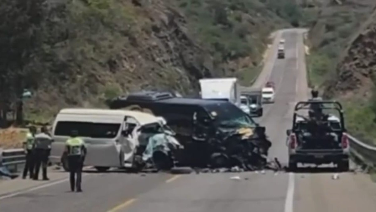 Choque entre dos camionetas deja al menos siete muertos y diez heridos ...