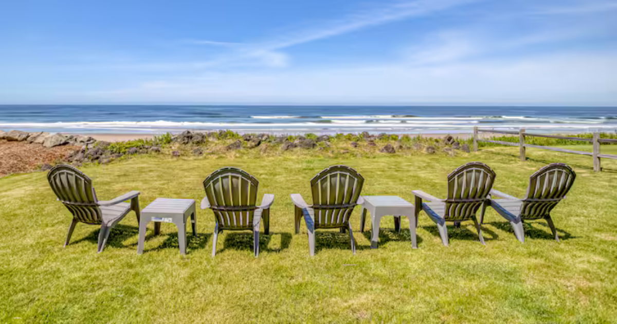 6 unreal waterfront rentals in Oregon you can book