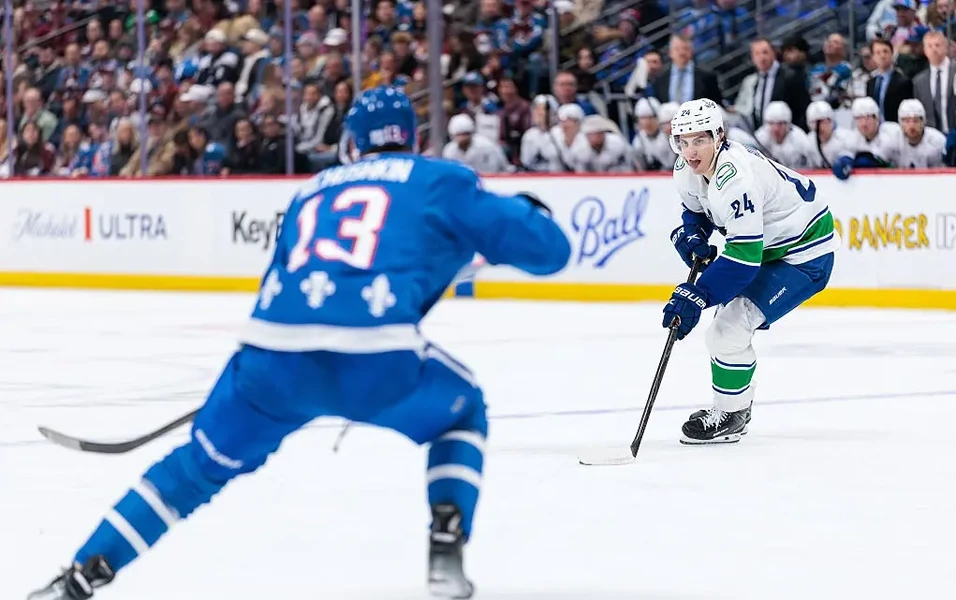 Canucks sign Jack Thompson to one-year, two-way deal