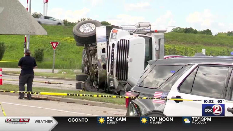 One person killed after crash involving dump truck in Appleton