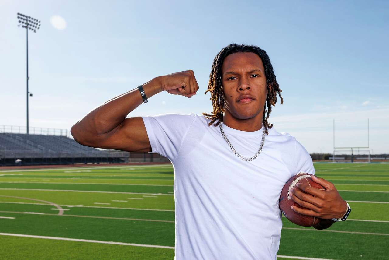 Texas Longhorns to get top football recruit John Meredith this season