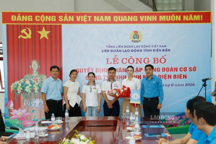 Điện Biên kết nạp thêm 20 đoàn viên công đoàn