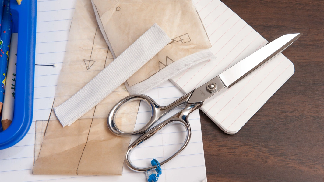 7 essential tools for beginner sewing kits