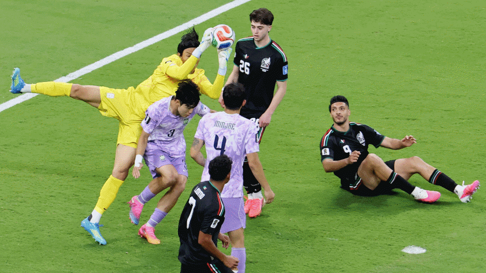 South Korea falls to Mexico on costly mistake