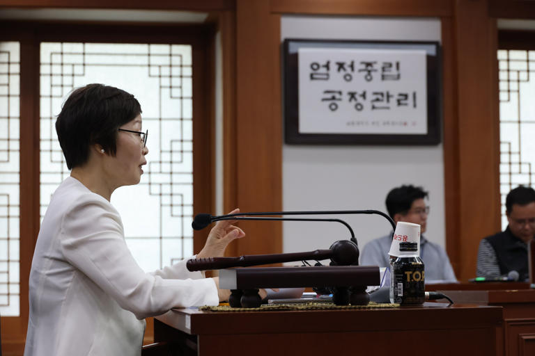 NEC panel recommends probe of Rho Tae-ak, Wi Cheol-hwan