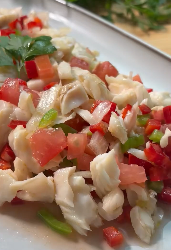 Aliño de merluza: receta fresca, ligera y fácil