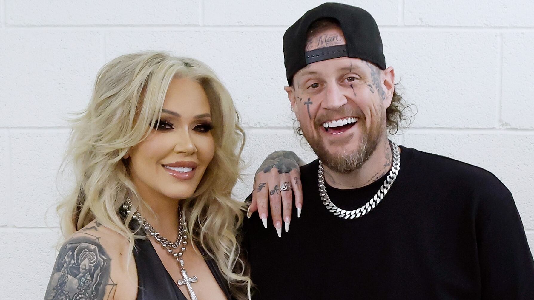 Jelly Roll’s ex spotted kissing new man in rapper’s own bar