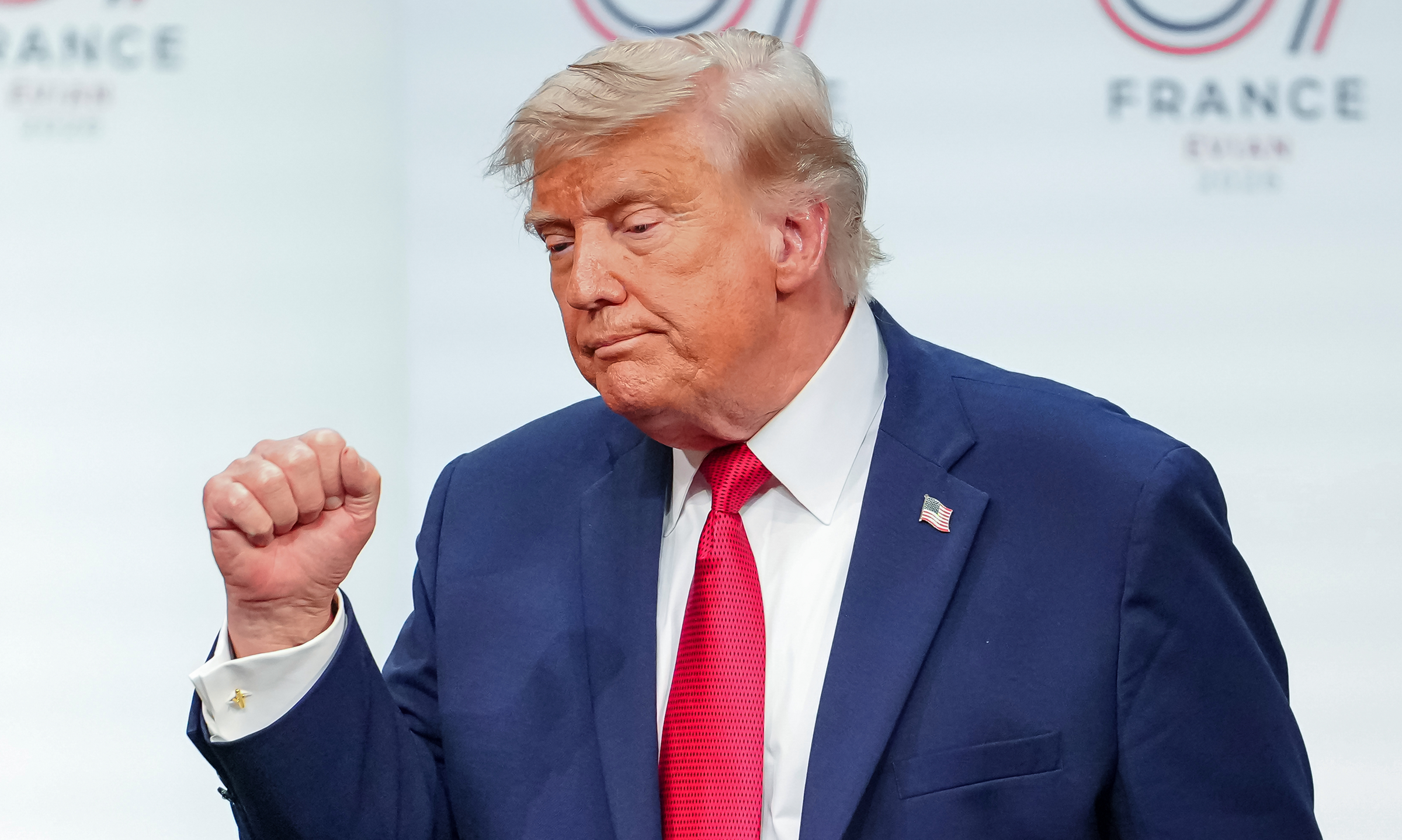Ông Trump: Quyền lực của tôi không có giới hạn