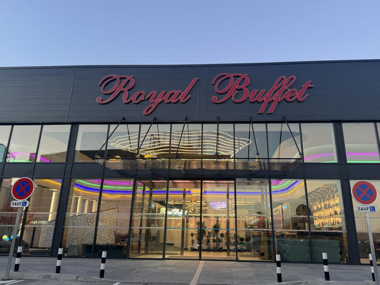 Ce nouveau buffet de 1 600 m² avec fruits de mer à volonté vient de ...