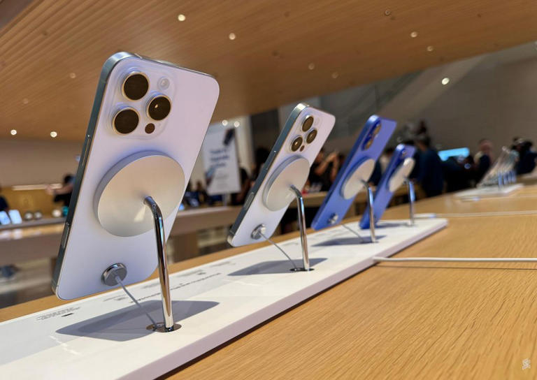 Report: iPhone 18 Pro could cost over RM6,300 as Apple faces soaring ...