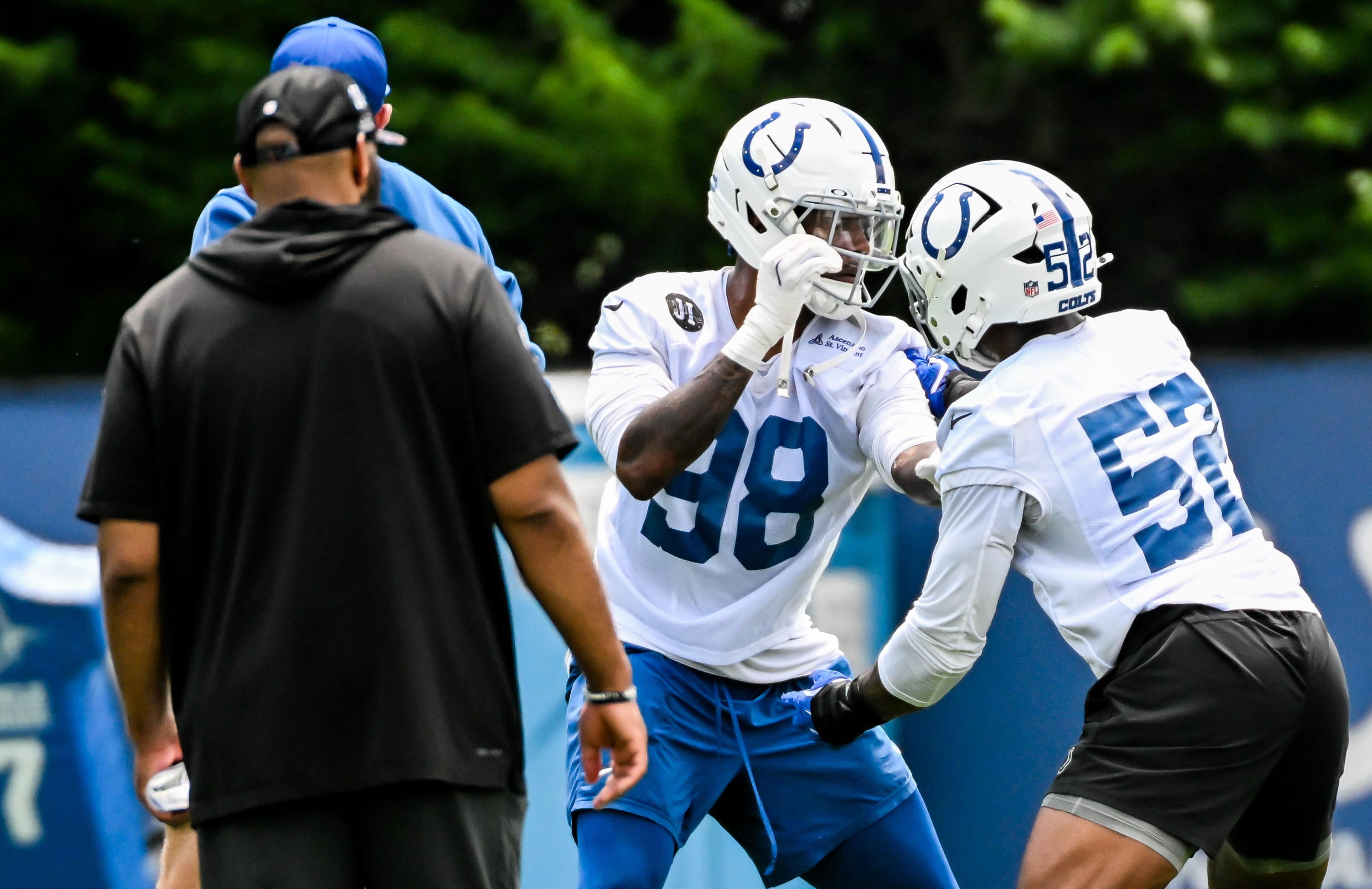 Colts roster breakdown: Who's a lock, on the bubble at defensive end