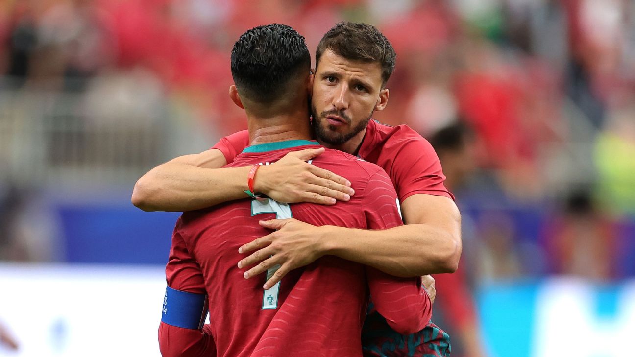 Ronaldo criticism is 'noise, insignificant,' Portugal's Ruben Dias says