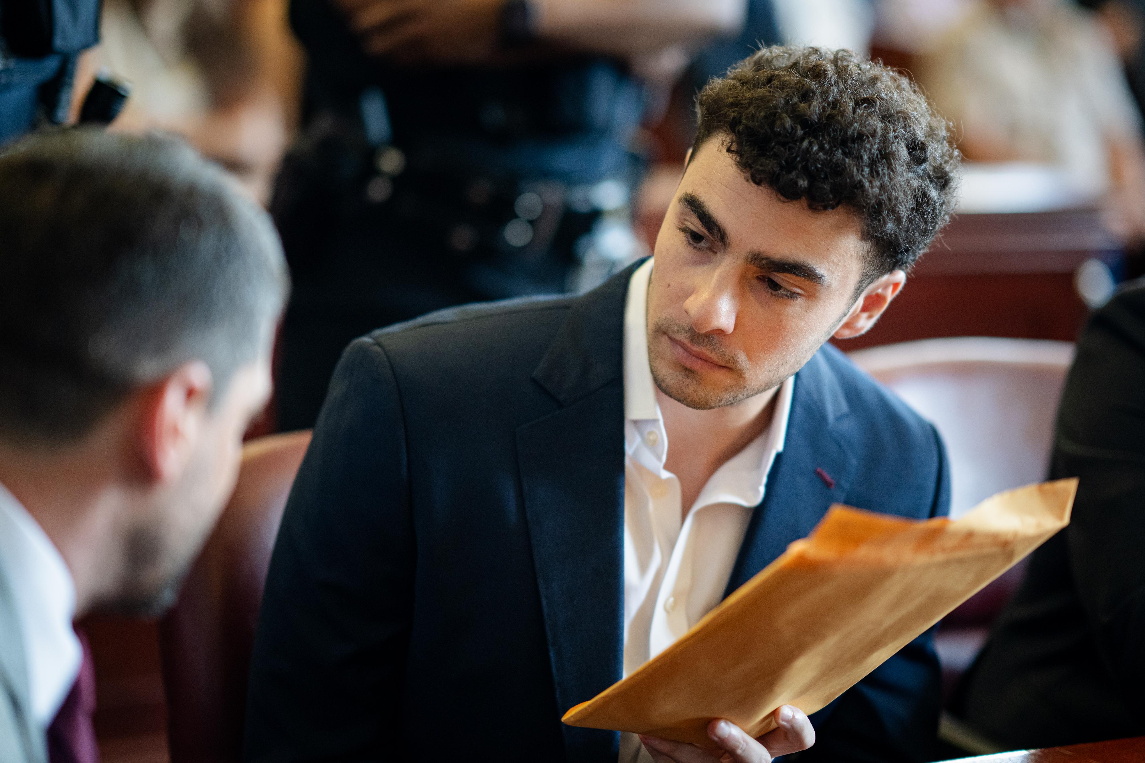 Mangione attorneys reverse psychiatric defense