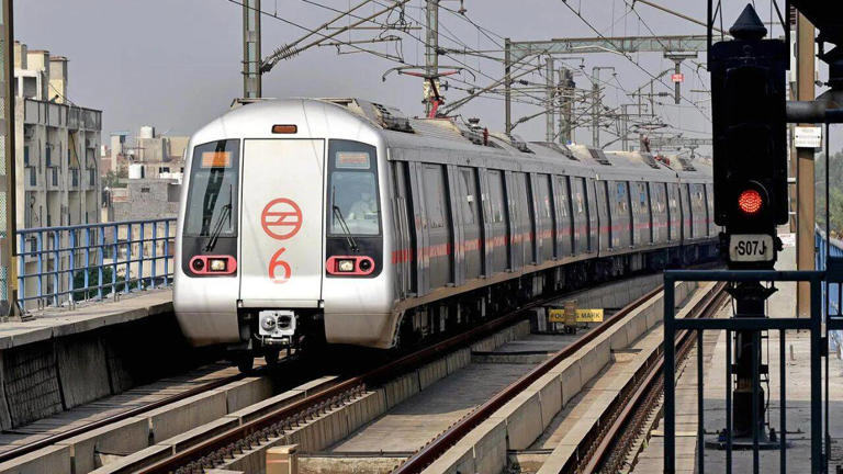 CISF returns Rs 22.8 lakh worth lost items in 6 months, reunites 69 ...