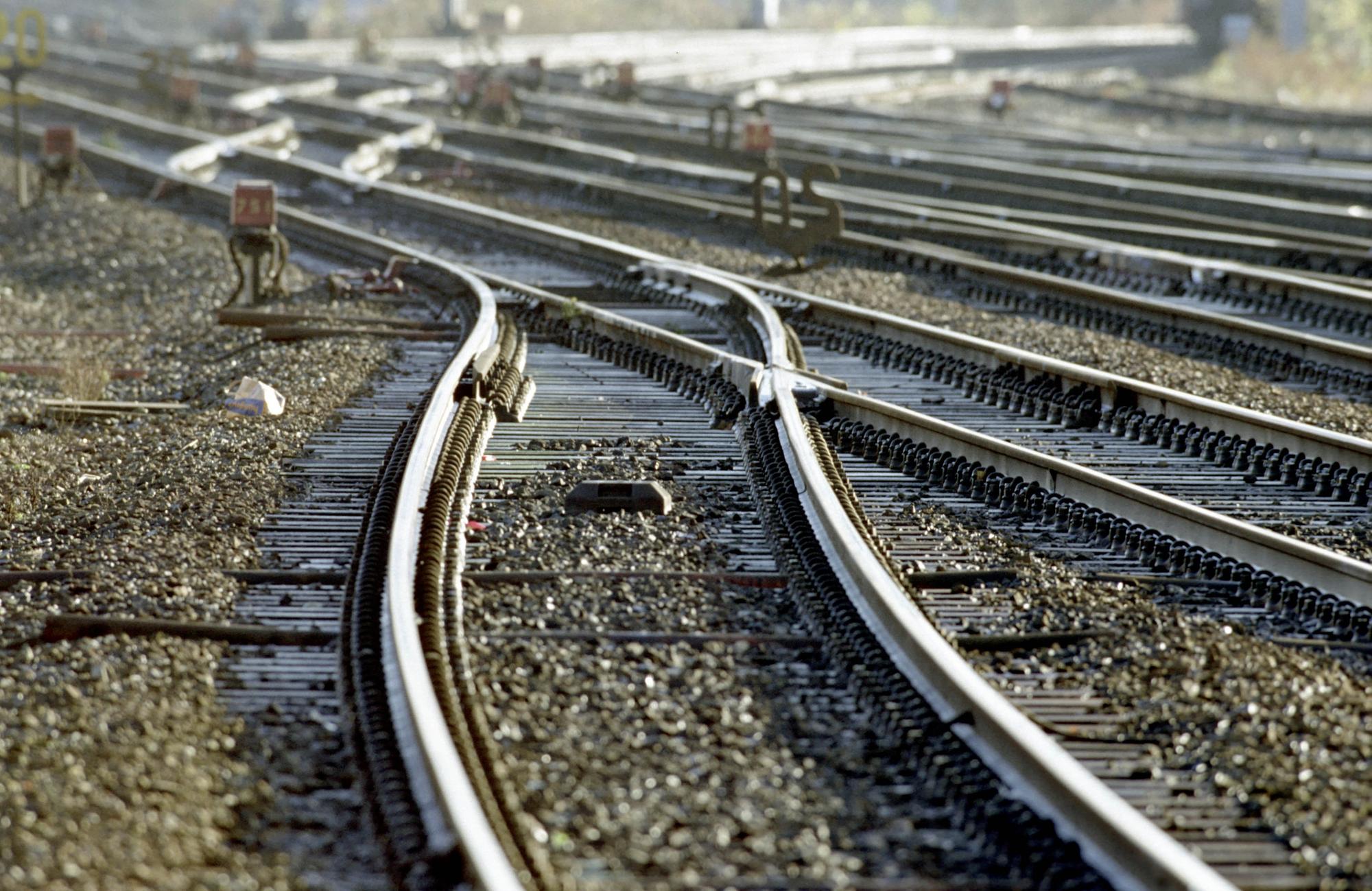 One person killed and 89 injured in train crash between Bedford and Luton