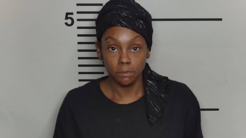 Louisville woman charged with robbery after allegedly stealing victim’s ...