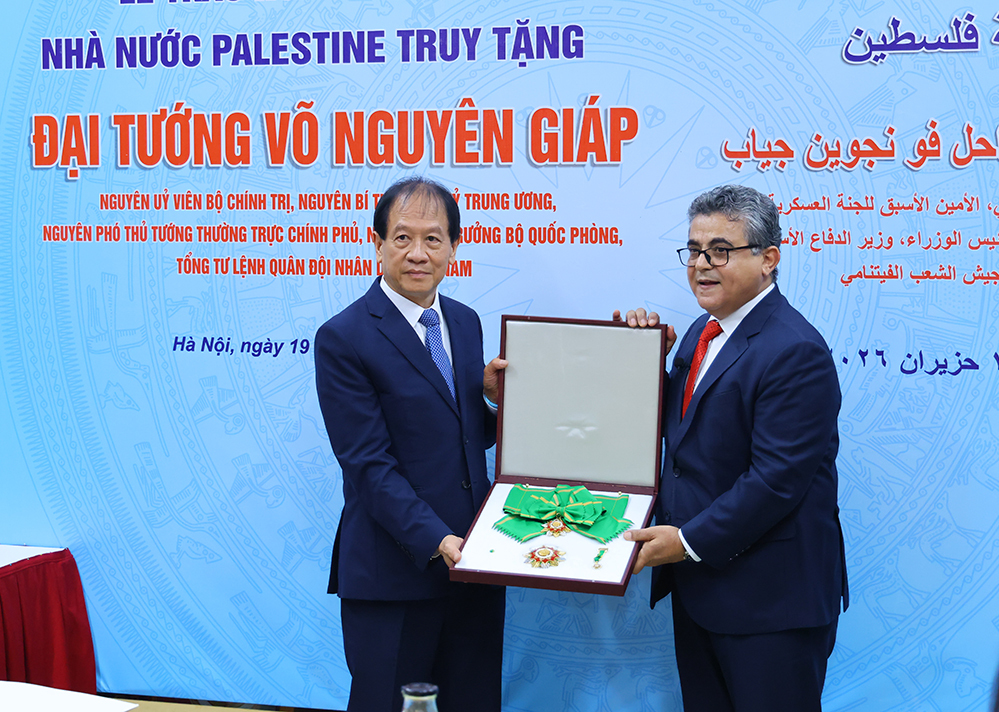 Palestine truy tặng đại tướng Võ Nguyên Giáp huân chương nhà nước