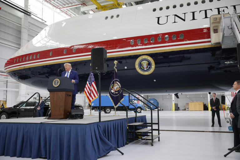 Trump shows off new Air Force One, thanks Qatar for handing over 'world ...