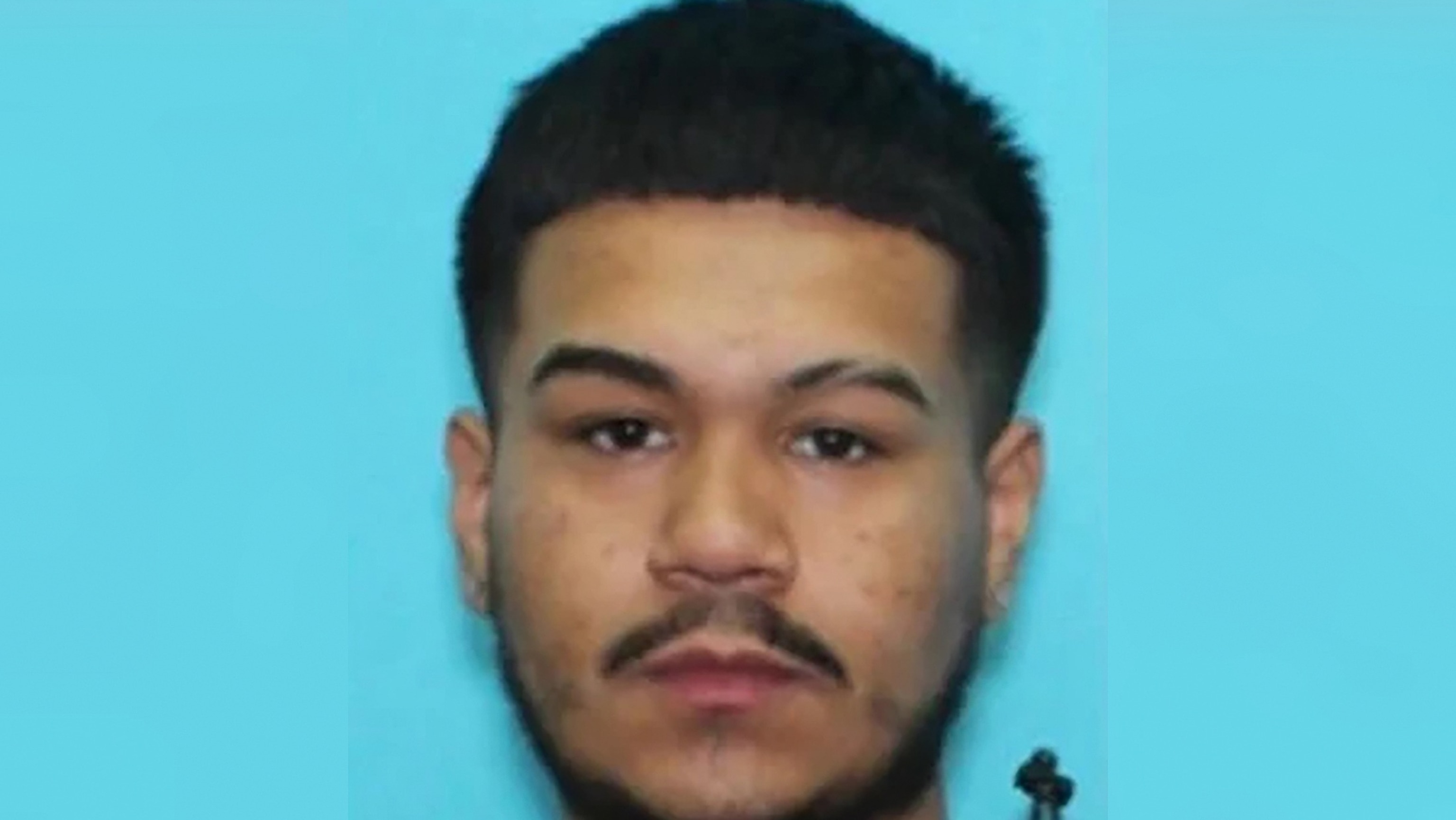 FBI offers $25,000 reward for arrest in string of interstate shootings