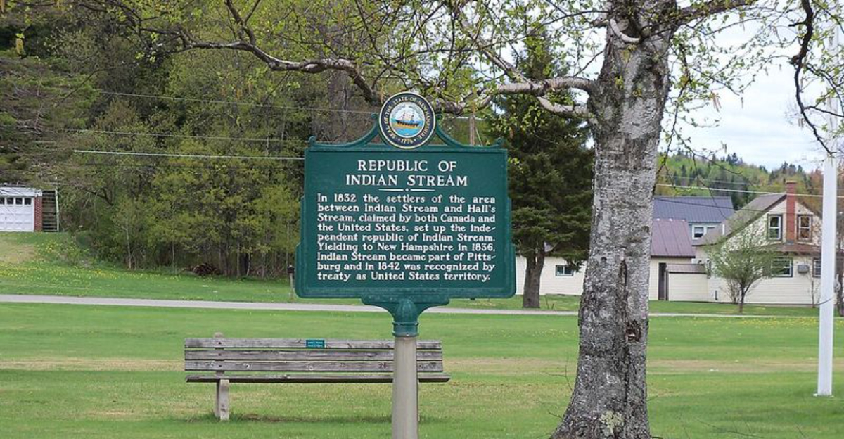 15 weird countries that really existed