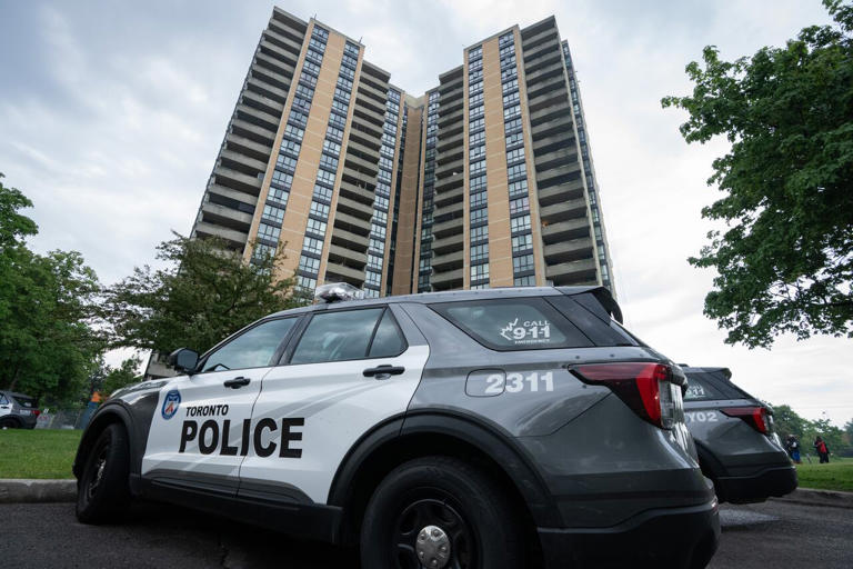 19-year-old accused of killing Toronto police officer appears in court ...