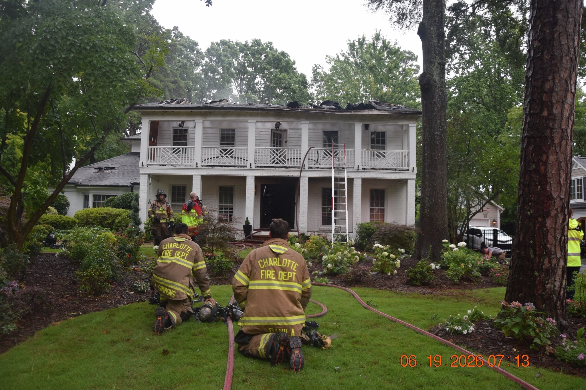 Fire crews tackle early morning blaze in south Charlotte