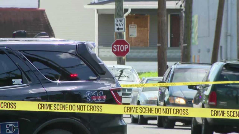 Man found shot to death on Portland neighborhood road; homicide unit ...