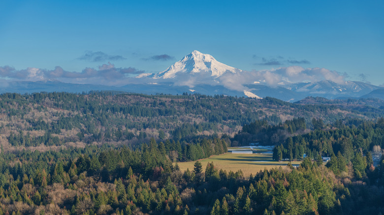 In the Cascade Mountain foothills is Oregon's scenic city with shops ...