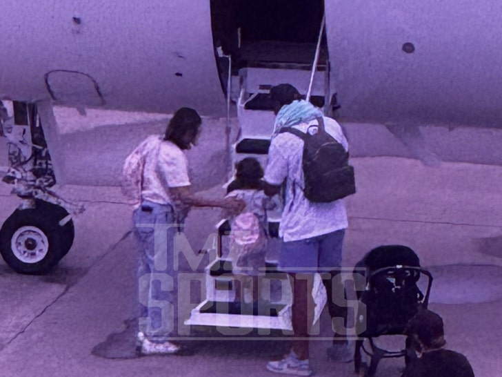 Dak Prescott, ex Sarah Jane Ramos board private jet to Miami