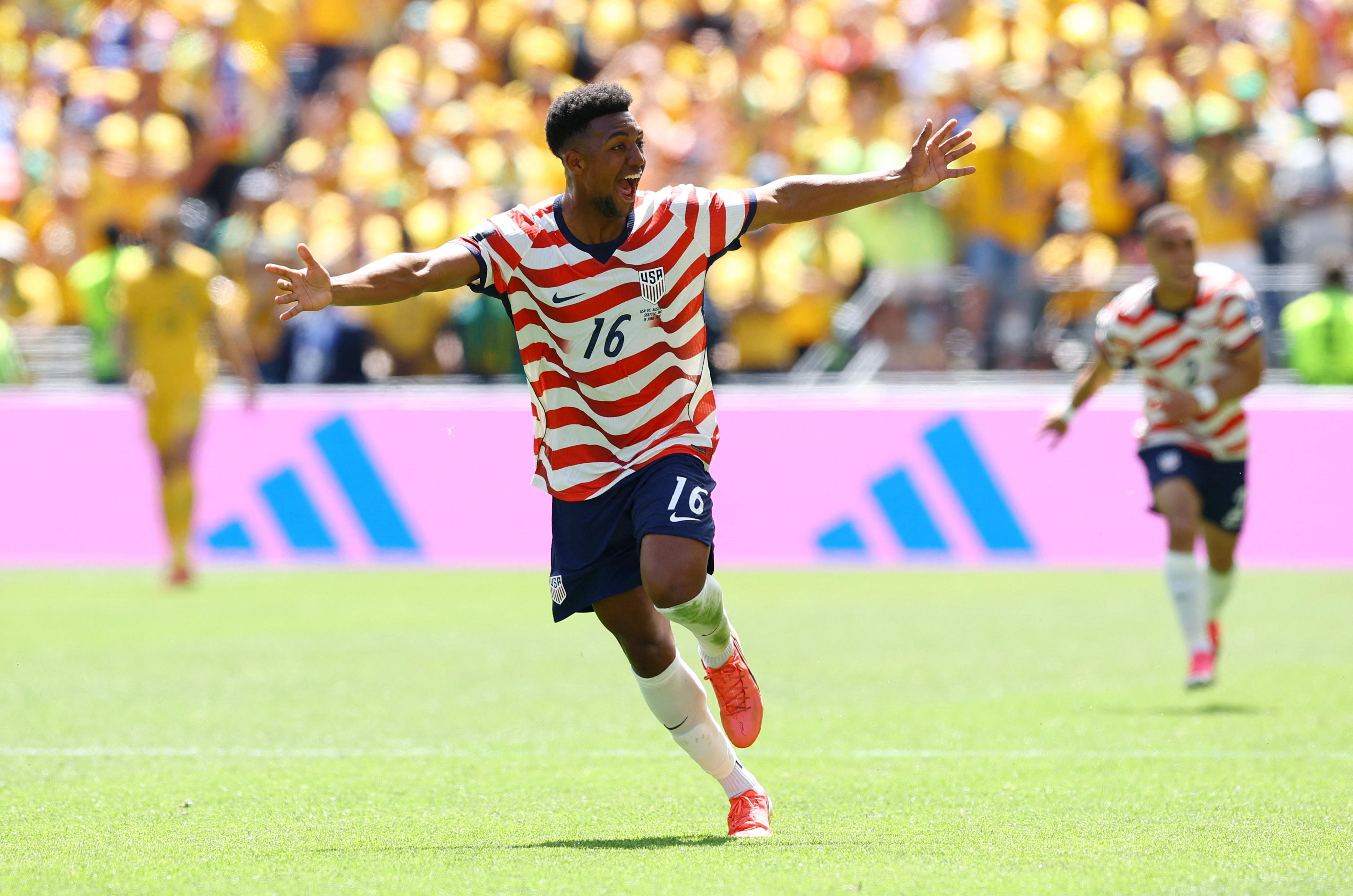Alex Freeman, ex-Packer Antonio Freeman's son, scores for US in World Cup