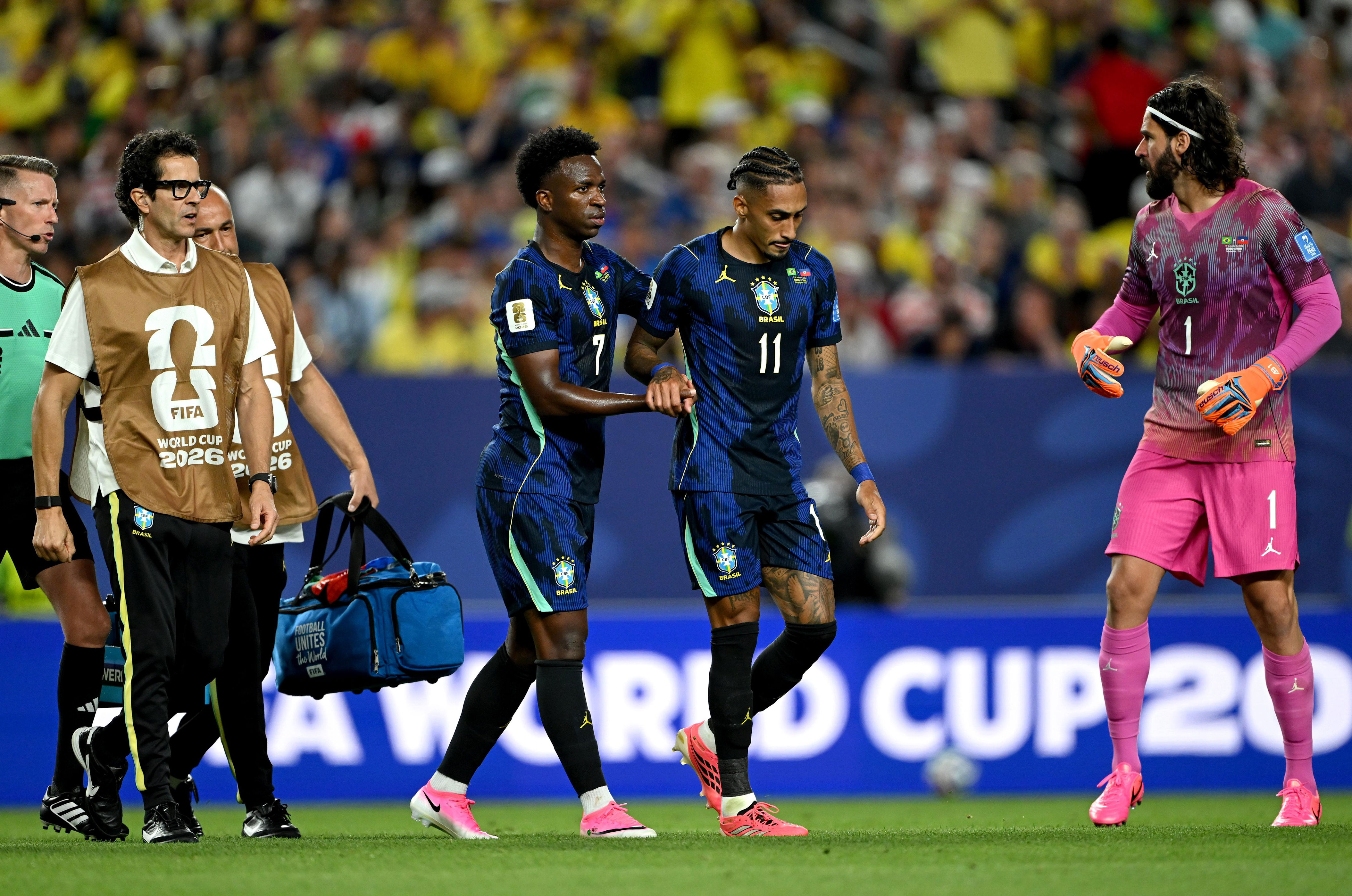  Bad news for Barcelona as Raphinha forced off with injury during Brazil’s World Cup 2026 clash against Haiti 