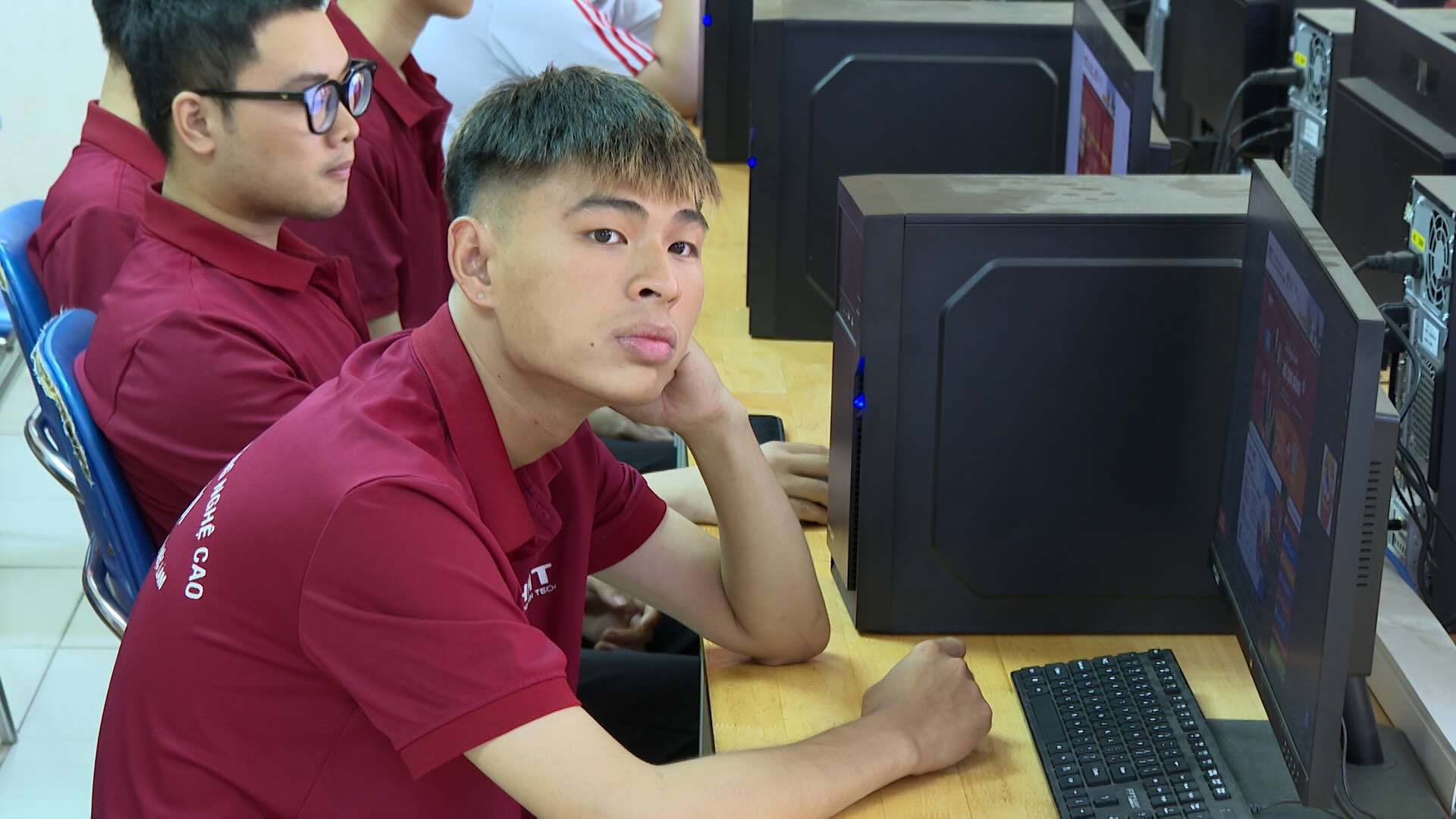 Cơ hội và thách thức của người trẻ khi theo đuổi ngành công nghệ thông tin