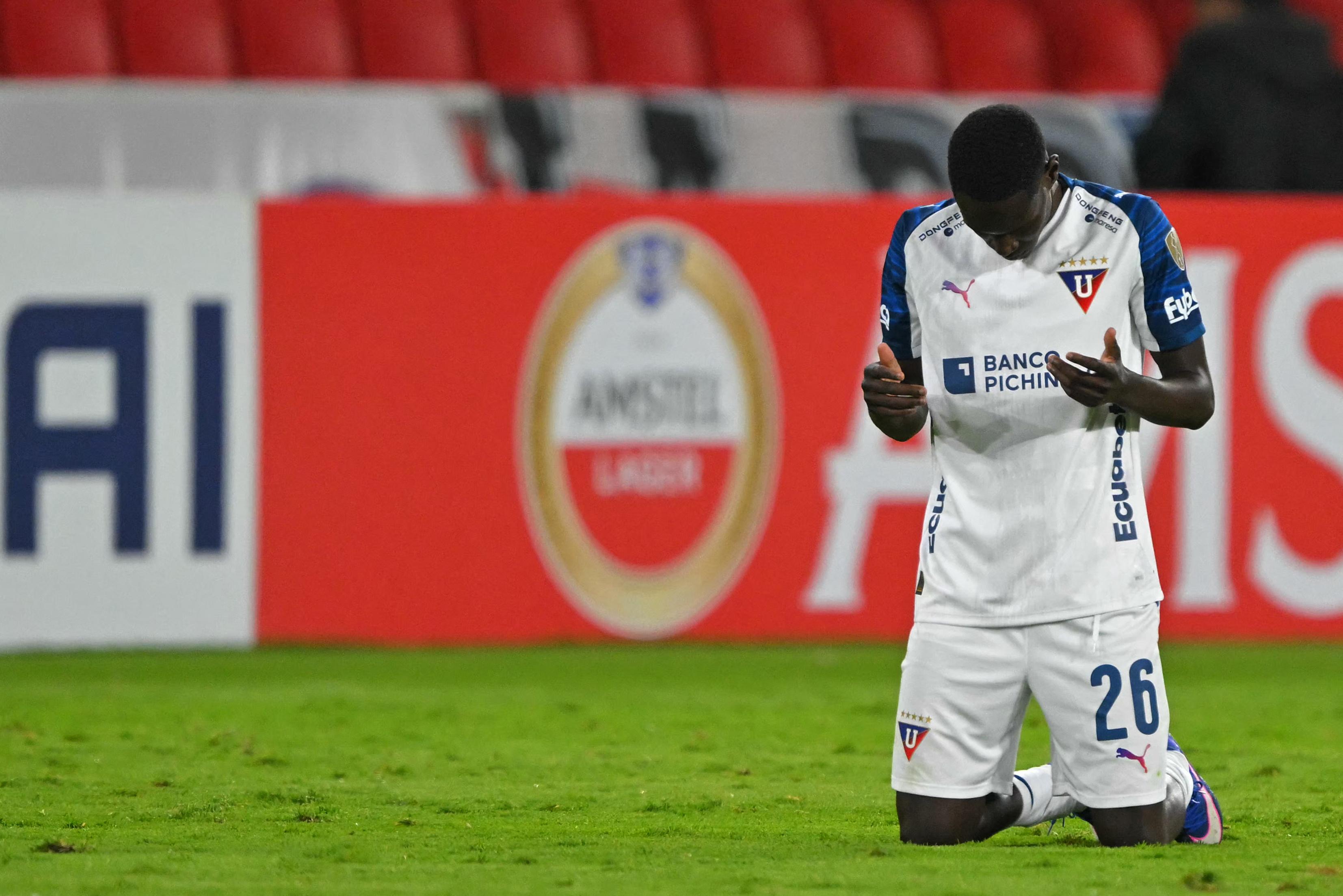 Barcelona sign young Ecuadorian star Josué Caicedo