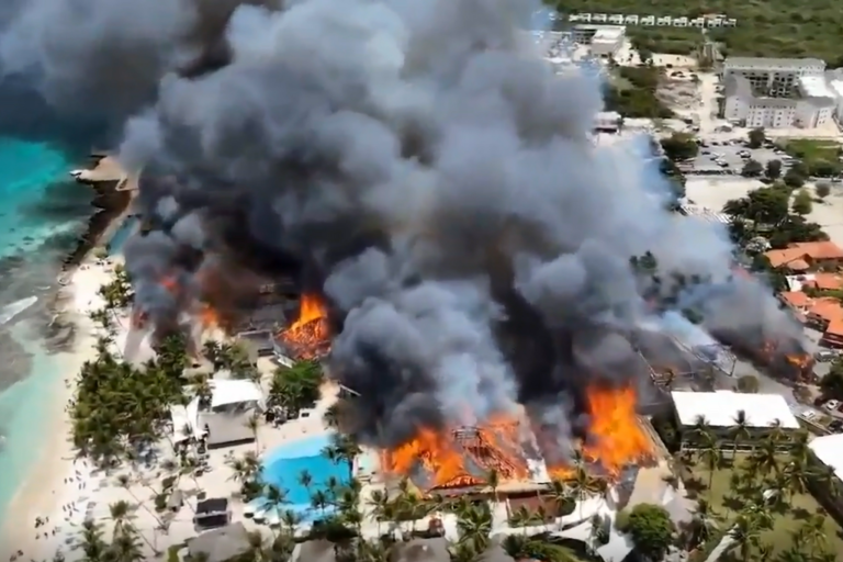 Deadly fire engulfs huge Dominican Republic beach resort