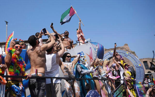 Jewish LGBTQ group reaches deal to march in Rome Pride after float ...
