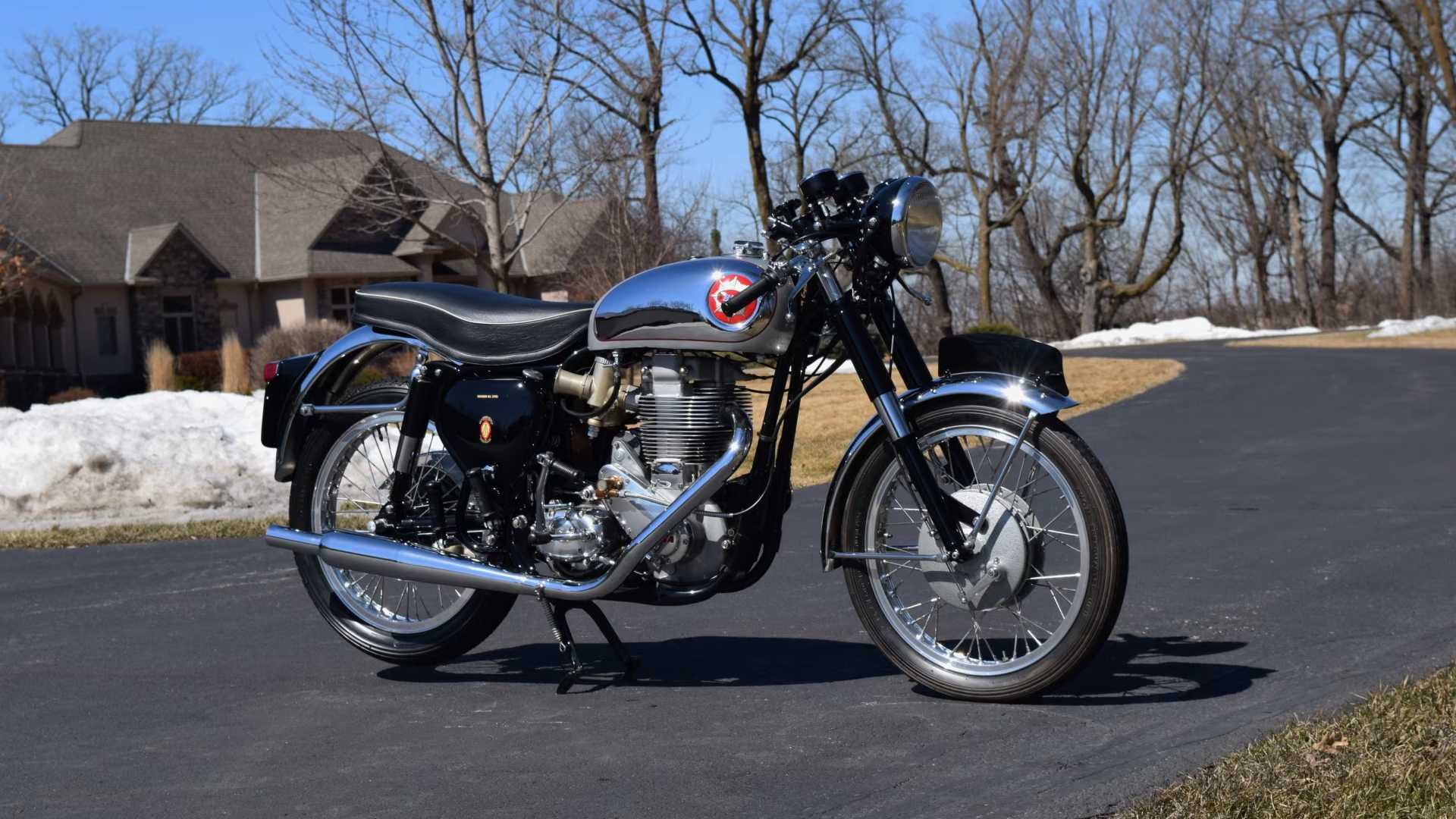 1962 BSA Gold Star DBD34 Side