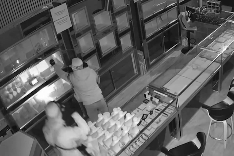 $50k worth of jewellery stolen in smash-and-grab caught on camera