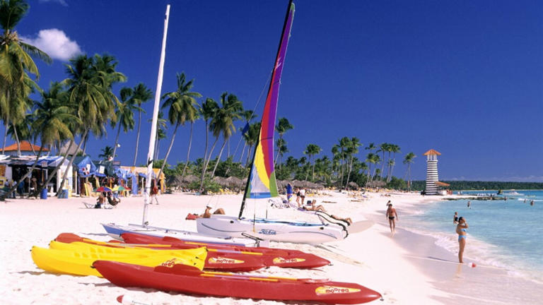 Incendio in un resort a Bayahibe, muore una turista italiana. Il video ...