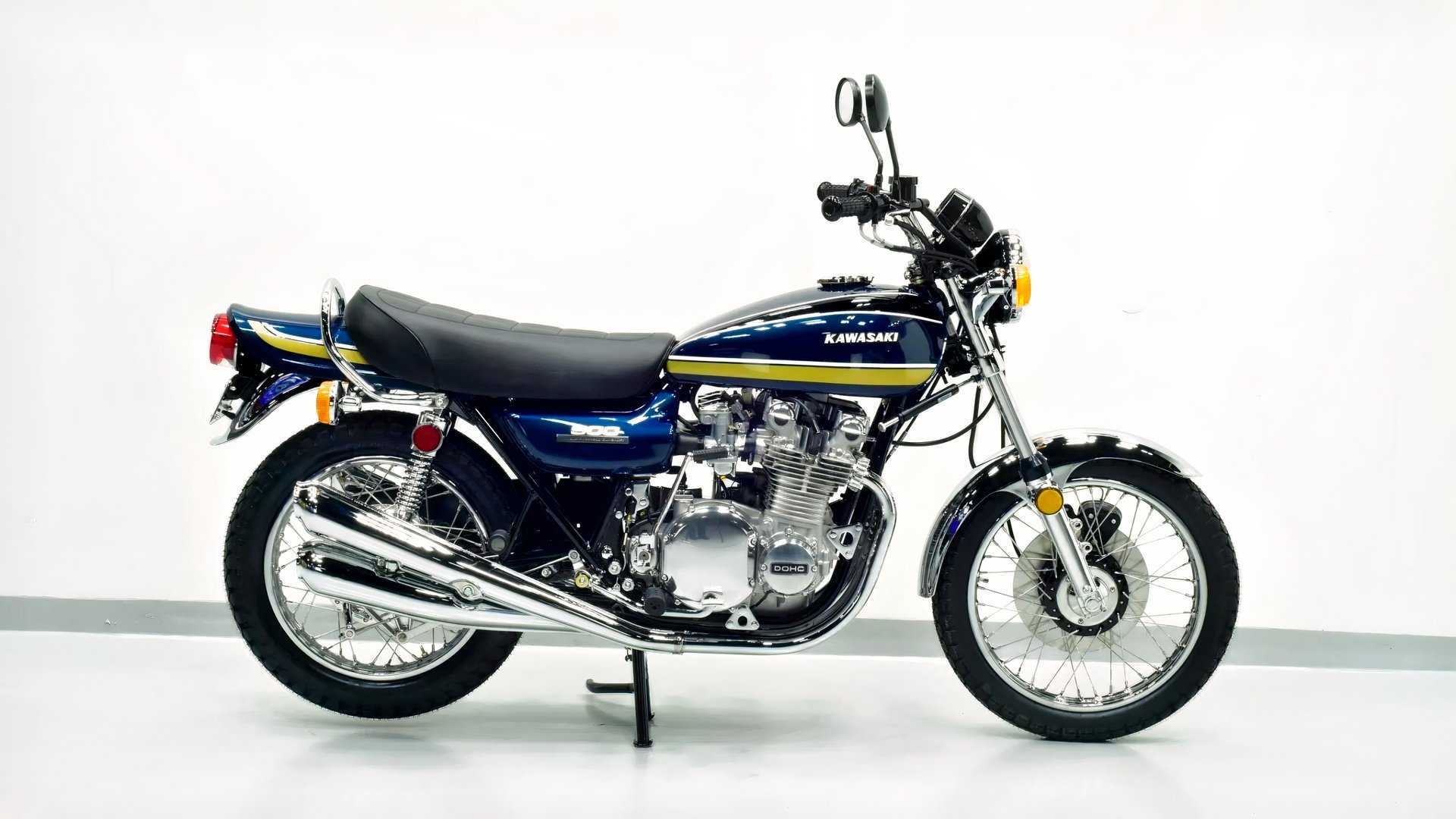 Side view of a 1975 Kawasaki Z1 900