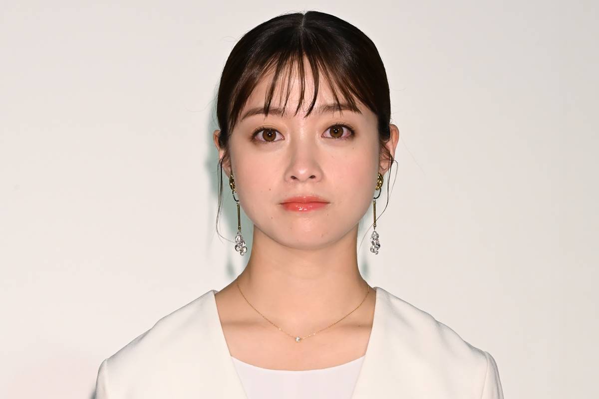 佐々木希のデビュー20周年記念、直筆サイン入り“限定20枚”の超
