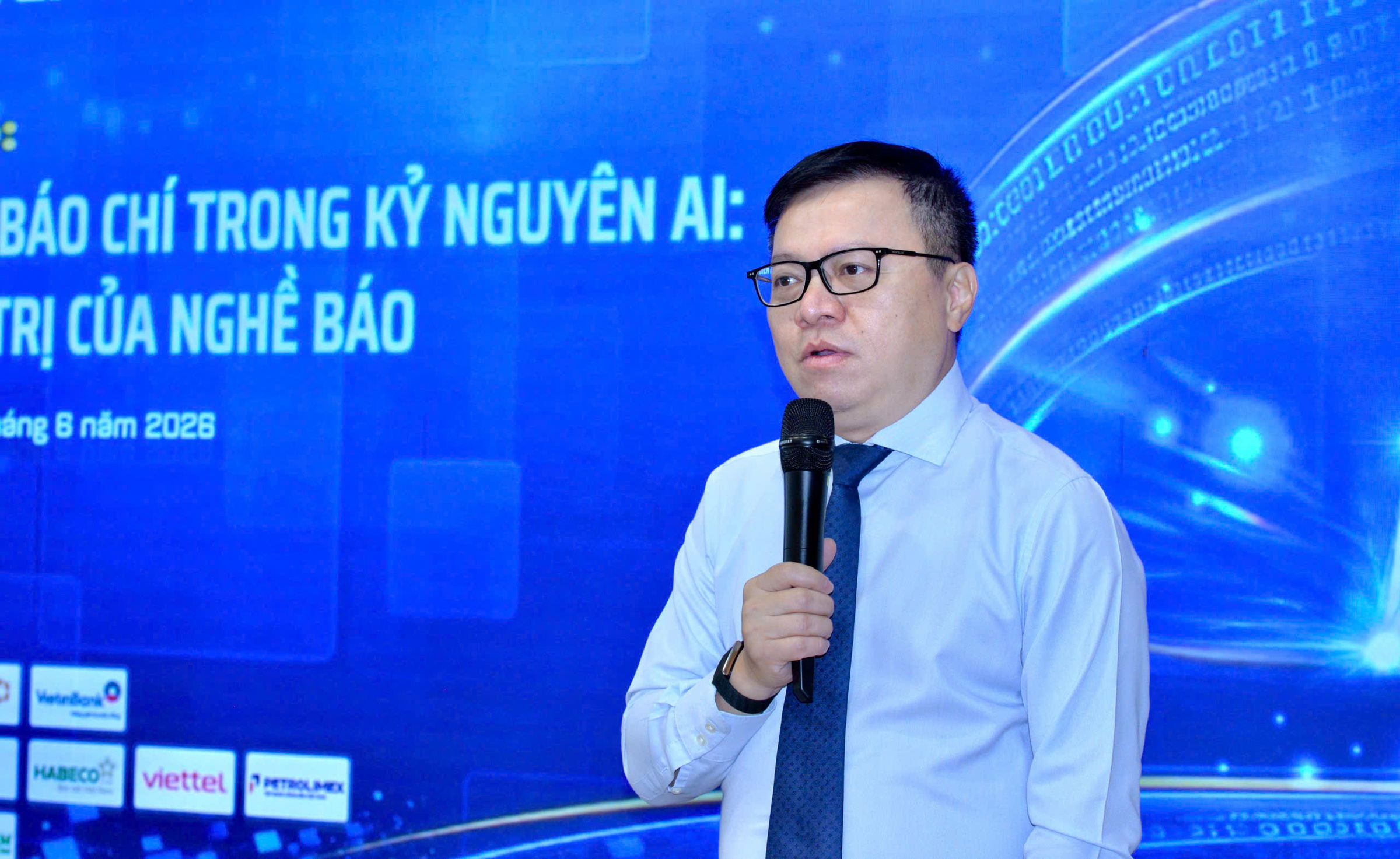 Công bố 10 quy tắc sử dụng AI trong báo chí