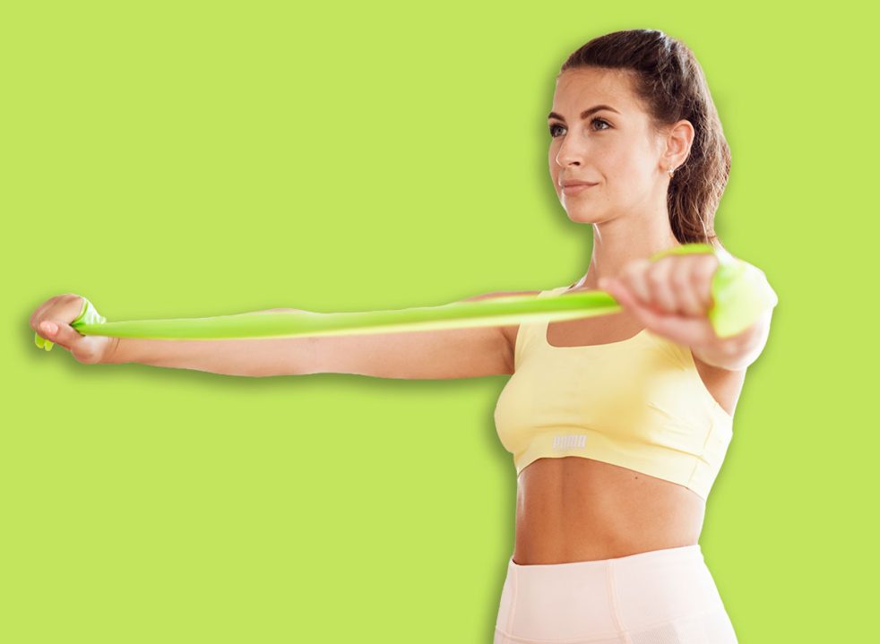 I'm a trainer and here are 4 standing exercises that restore posture ...