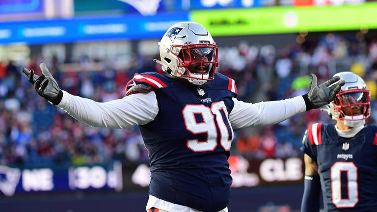 Here's what the Patriots want Christian Barmore to realize this season